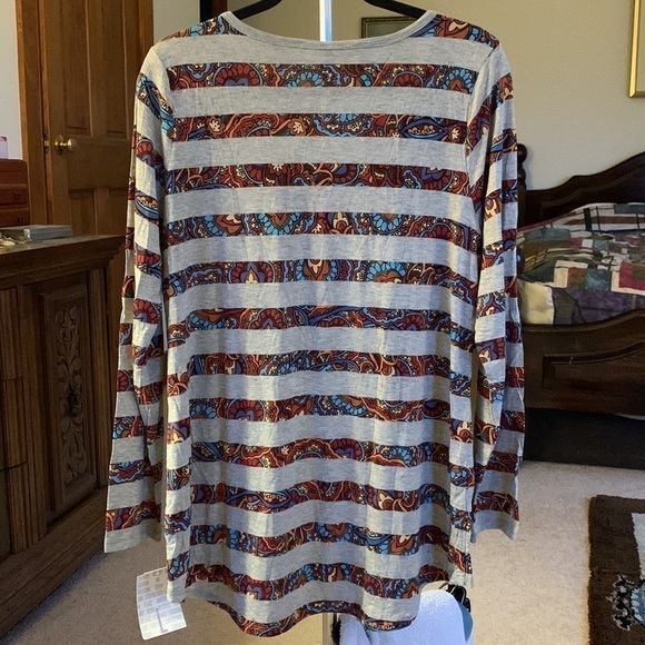 LULAROE Lynnae Long Sleeve Tunic Size Large NWT - Picture 2 of 5